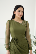 Vestido Largo Verde Oliva con Mangas de Tul con Perlas y Rosa 3D cod.V9499