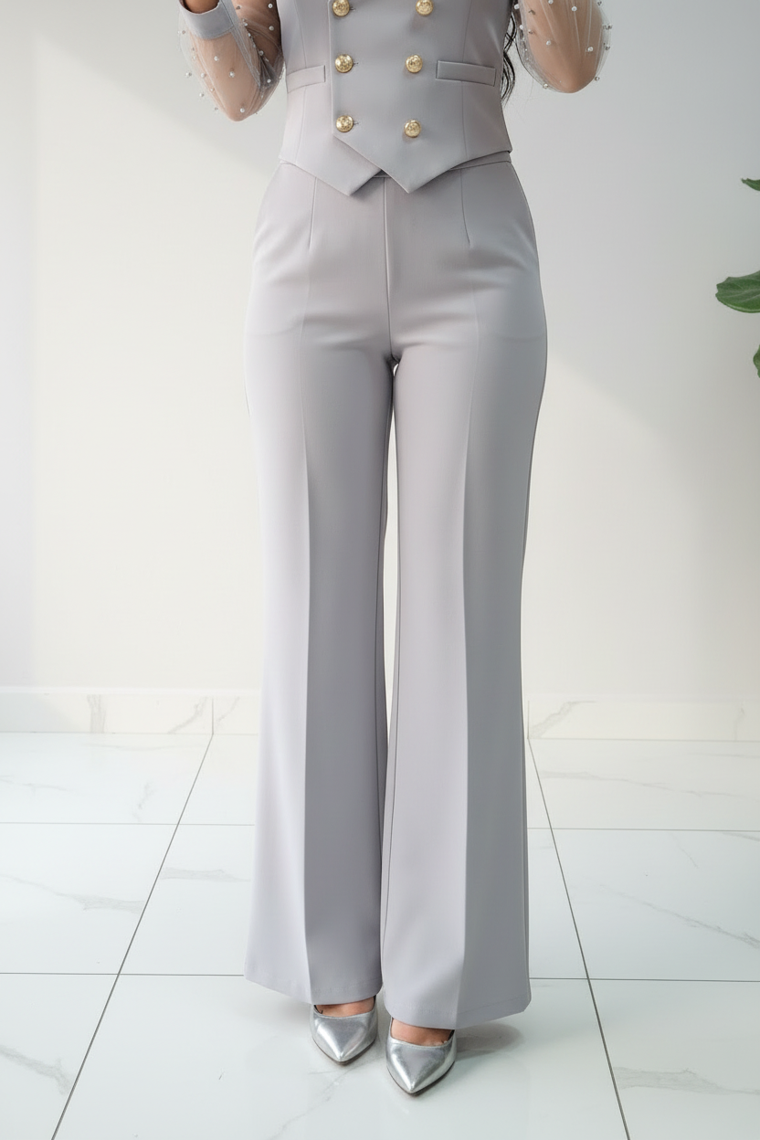 Conjunto Gris Perla Chaleco Doble Botonadura con Mangas Tul de Perlas cod.662