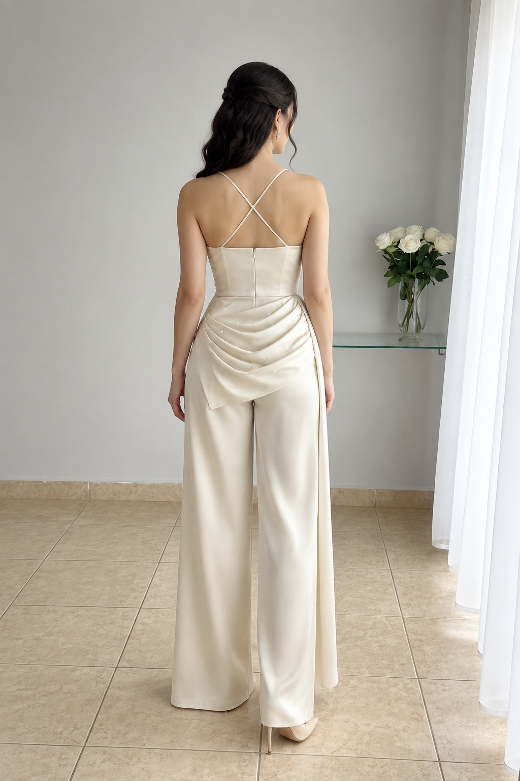 Enterizo Cream, Bustier Perlas Drapeado Lateral Pantalón Recto cod.E0006