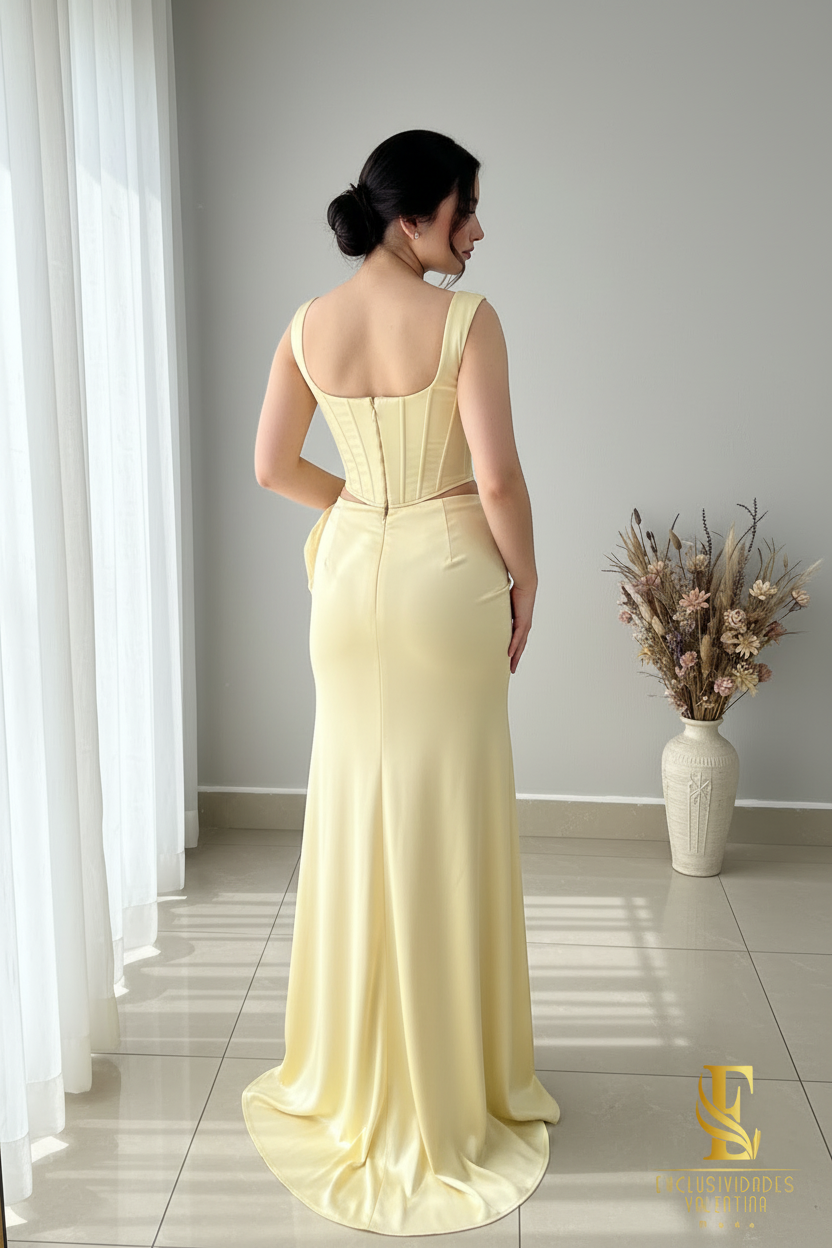 Conjunto Amarillo Pastel | Corsé con Rosa 3D y Falda Drapeada cod.C446