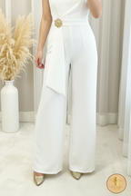 Enterizo Blanco One-Shoulder Manga Corta Asimétrica Broche Girasol Dorado Palazzo cod.00118