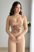 Enterizo nude bustier cruzado con rosa 3D y mangas de perlas cod. E0014