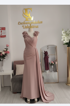 Vestido Rosa Palo Sirena Rosas 3D Hombros y Cola Lateral — Gala y Eventos de Lujo cod.0071