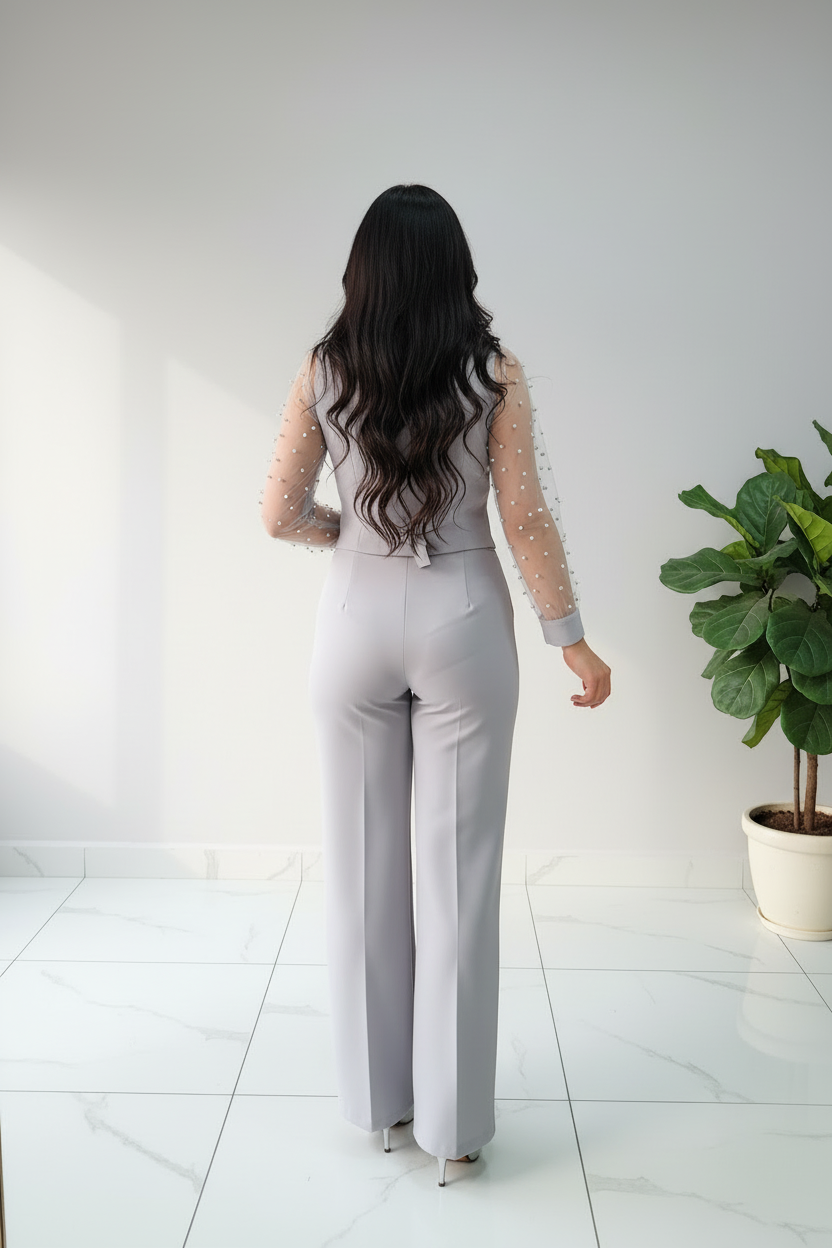 Conjunto Gris Perla Chaleco Doble Botonadura con Mangas Tul de Perlas cod.662