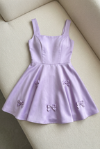 Vestido corto lila escote cuadrado con lazos cod. VC032