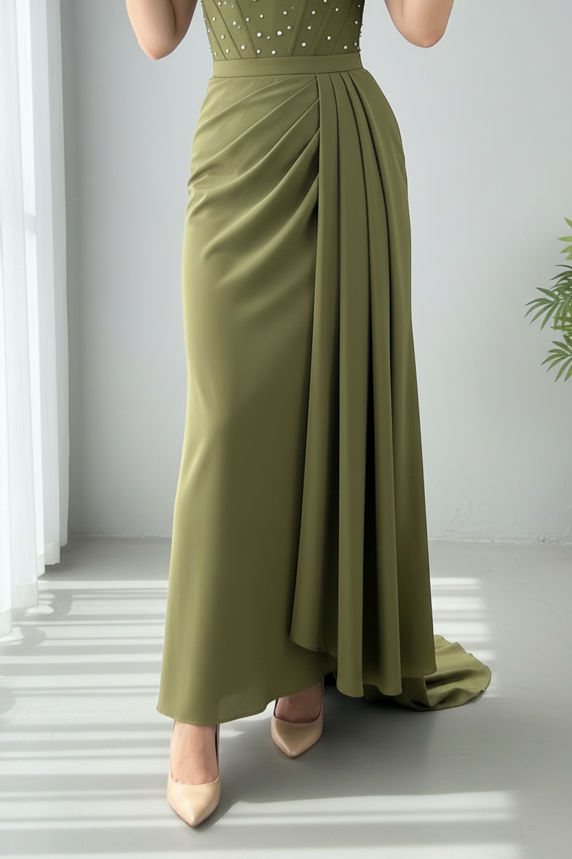 Vestido Verde Oliva Tirantes Corset con Perlas Rosa 3D y Drapeado Asimétrico cod.816