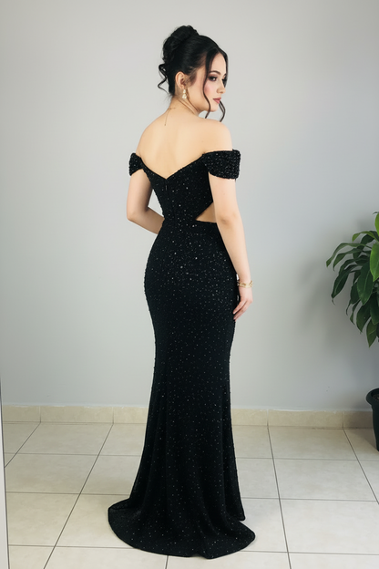 Vestido Formal Negro Off-Shoulder Pedrería Completa con Cutouts Laterales cod.524