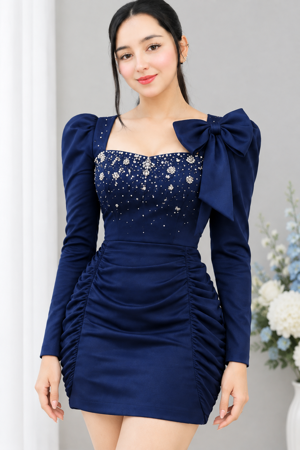 Vestido corto azul marino con brillos y lazo al hombro cod. VC011