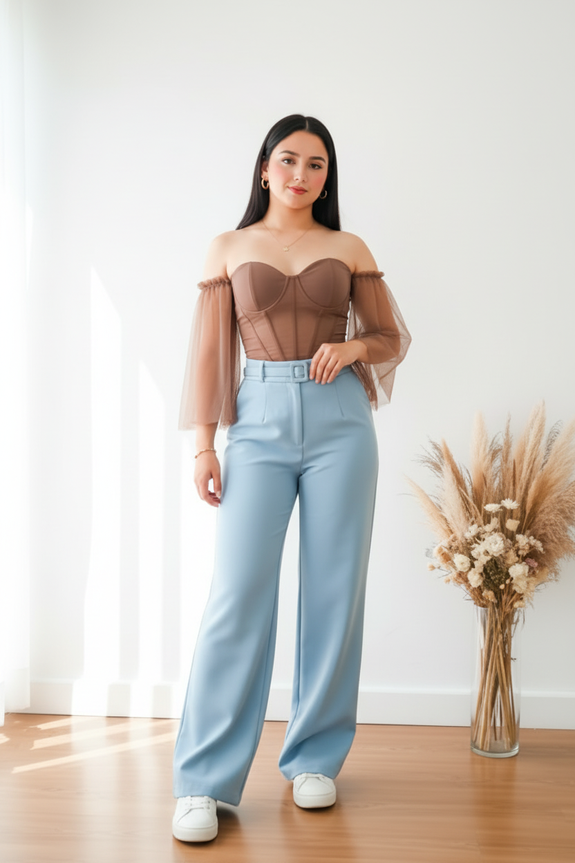 Outfit con corset marrón y pantalón palazzo azul
