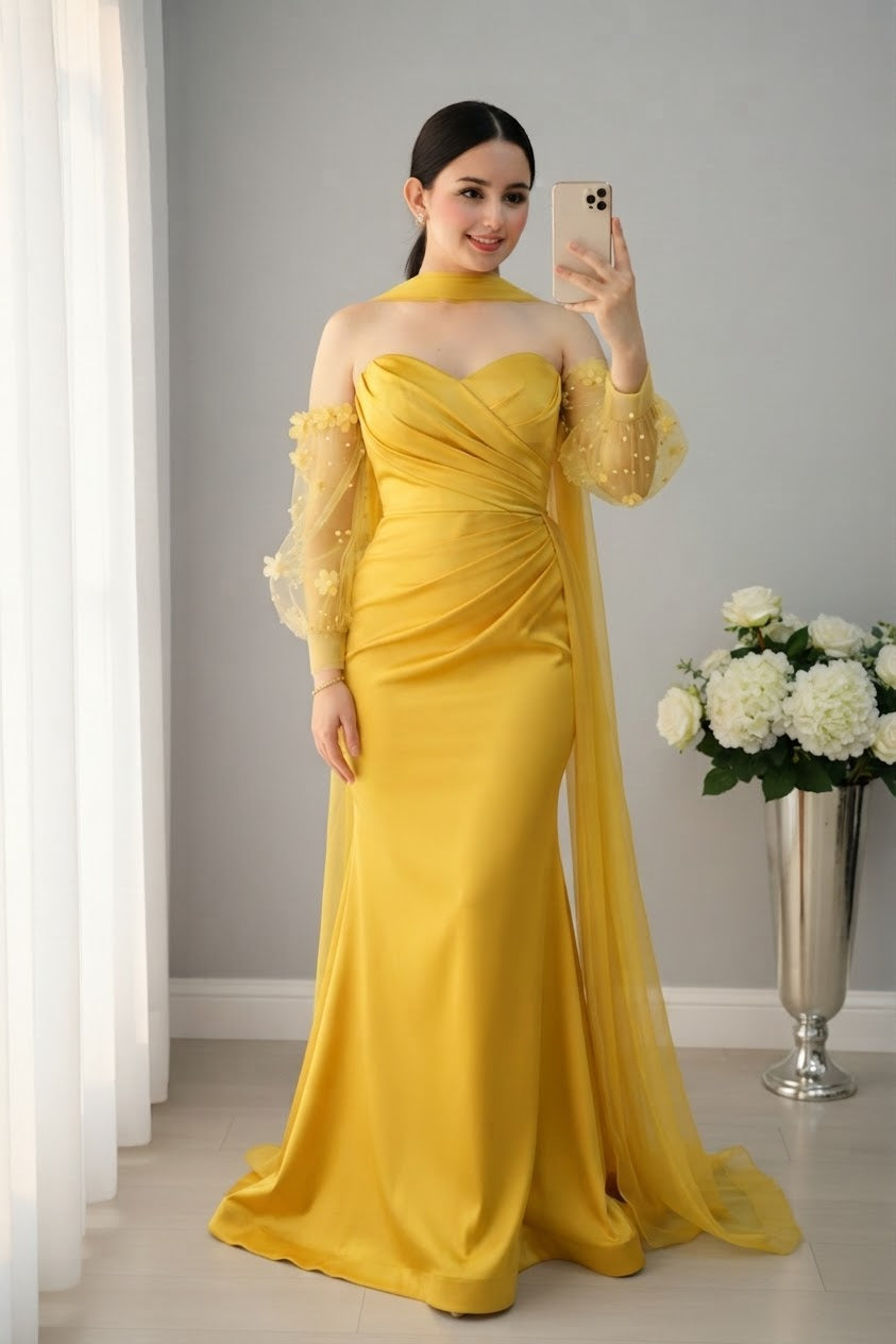Vestido Largo Amarillo Dorado Sirena Cuello Halter Manga Tul con Perlas y Capa Lateral cod.V968