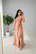 Vestido de Gala Durazno con Corsé Estructurado, Rosa 3D y Mangas Globo - A-Line Largo cod.366