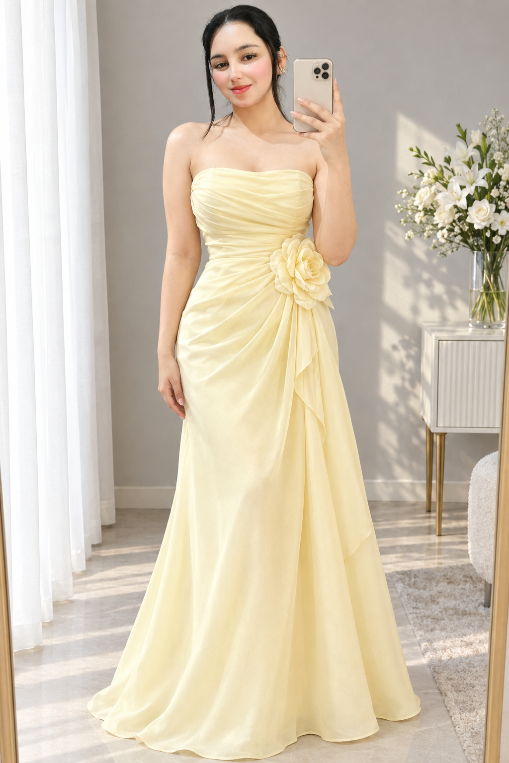 Vestido amarillo mantequilla strapless drapeado con flor 3D cod. VC008