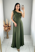 Vestido Verde Oliva Largo Un Hombro Rosas 3D Falda Evasé cod.V297