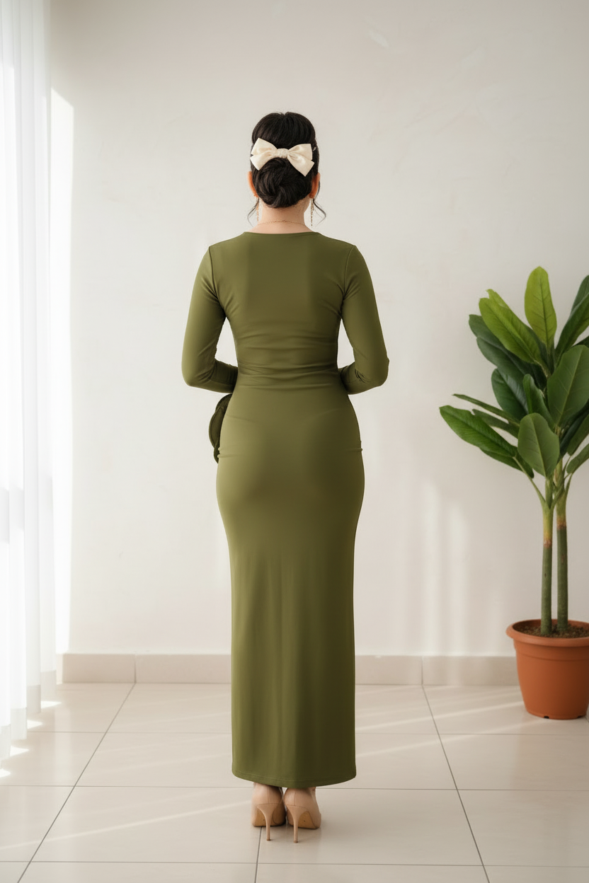 Vestido Largo Verde Olivo Manga Larga con Rosa 3D y Abertura Frontal cod.468