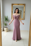 Vestido Sirena Mauve Off-Shoulder con Lazo Estructurado y Cola cod.425