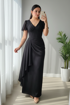 Vestido Negro Chiffon con Mangas Mariposa y Capa Drapeada cod.V674