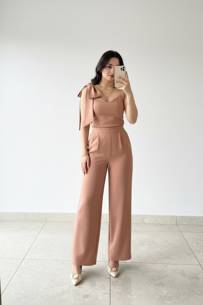 Conjunto Elegante Nude: Top con Moño en Hombro + Pantalón Pierna Ancha cod.313