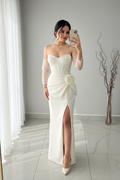Vestido Blanco Off-Shoulder Corset con Rosa 3D y Abertura cod.V287