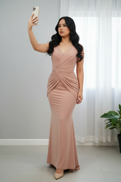 Vestido Nude Rosado Escote V Cruzado con Drapeado Sirena cod.732
