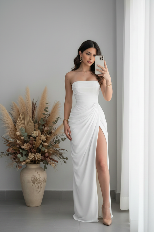 Vestido Blanco Strapless Drapeado con Abertura Lateral cod.V678