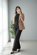 Conjunto 3 Piezas Blazer Camel Top Negro y Pantalón Acampanado Negro cod.769