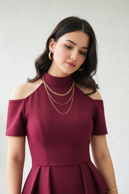 Vestido Sirena Borgoña Mock Neck Cold Shoulder con Peplum Doble cod.432