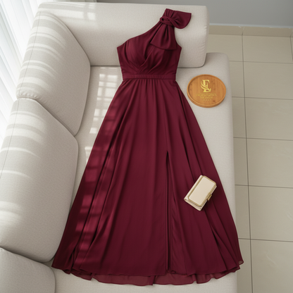 Vestido Largo Borgoña Un Hombro con Lazo y Abertura Frontal cod.423