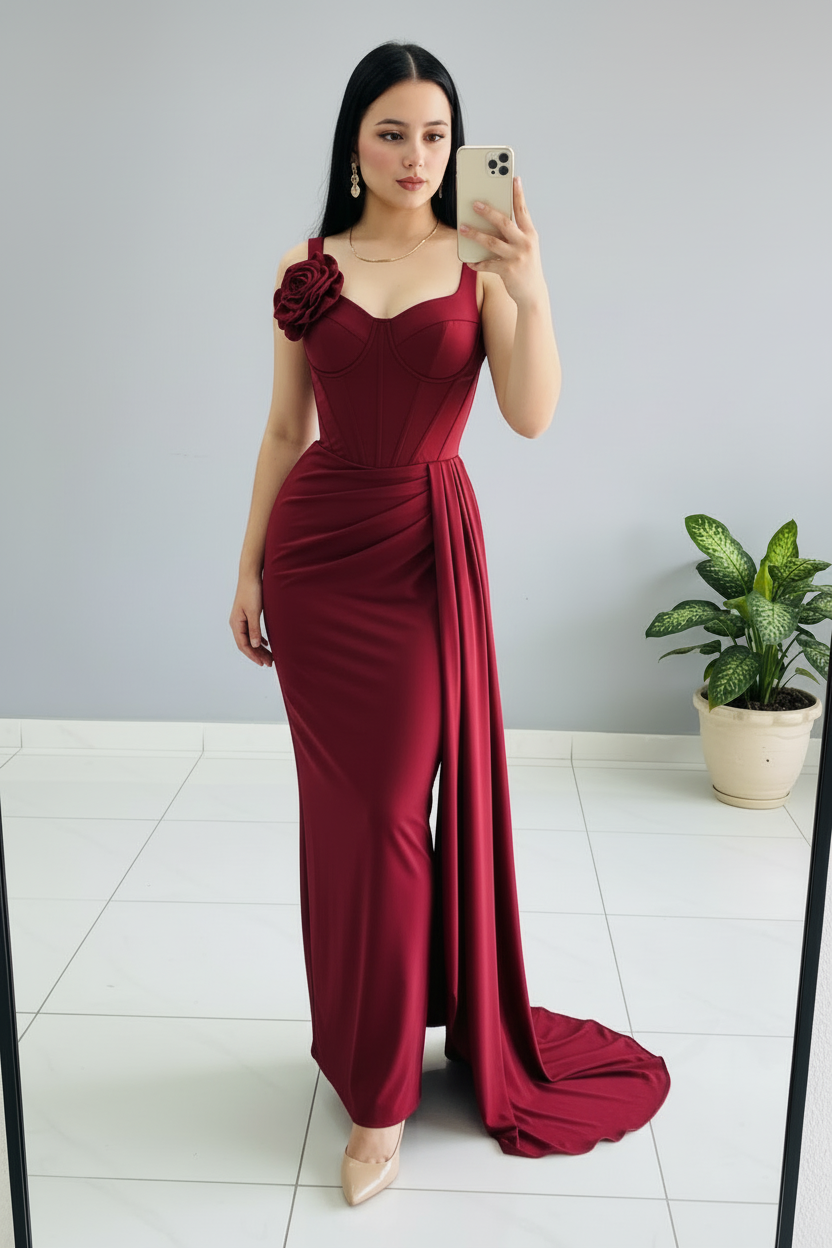 Vestido Rouge Siren – Gown Borgoña con Rosa & Cola Dramática cod.669