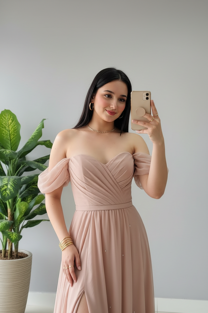 Vestido Rosa Blush Off-Shoulder con Mangas Globo y Abertura Lateral cod.373