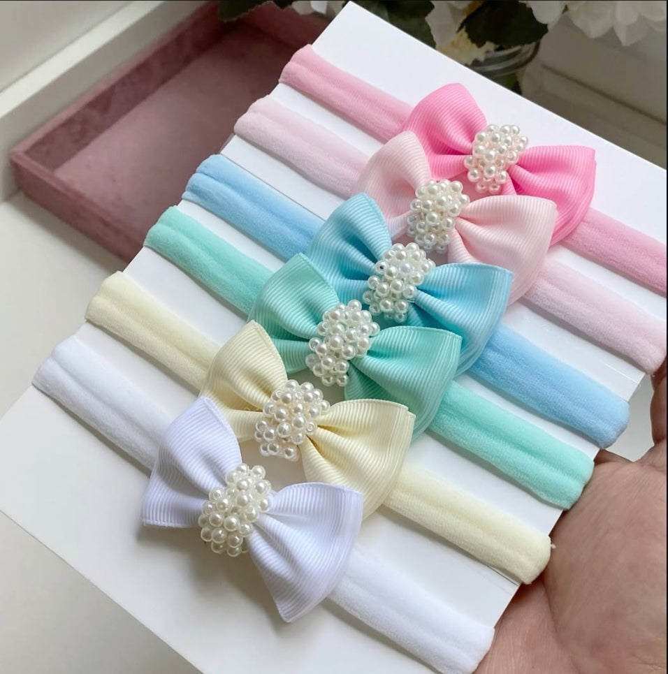 🎁Cajita de 8 cintillos decorados con perlitas
