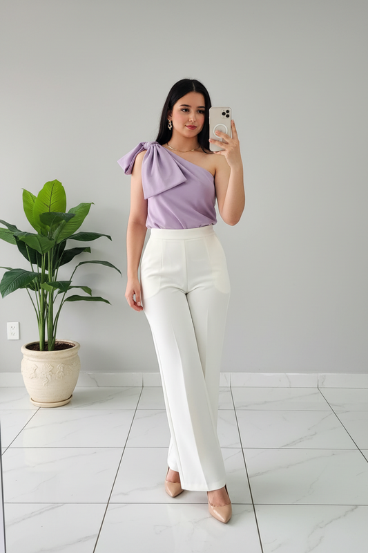 Conjunto Lila: Top One-Shoulder con Lazo Mariposa y Pantalón Blanco Palazzo cod.394