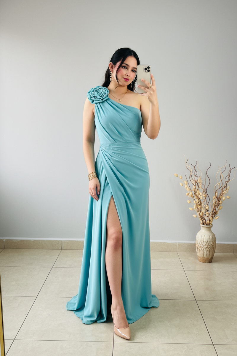 Vestido Azul Teal Un Hombro con Rosa 3D y Abertura Lateral cod.V553