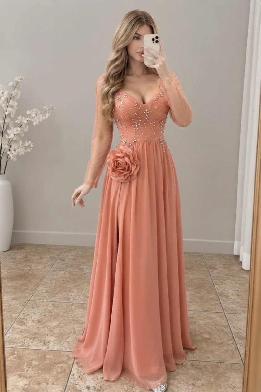 Vestido largo coral con pedrería y flor 3D cod. VC023