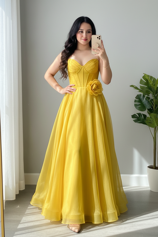 Vestido Amarillo Sol Strapless Corsé con Rosa 3D y Falda Organza Maxi cod.981