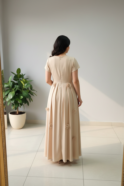 Vestido Largo Beige con Rosas 3D Dispersas cod.410