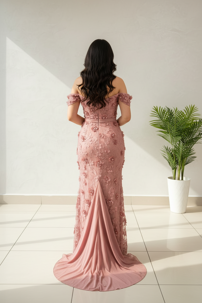 Vestido Rosa Palo Off-Shoulder con Apliques Florales 3D y Capa Drapeada cod.451