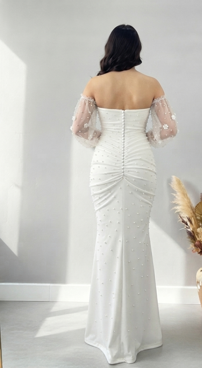 Vestido Sirena Blanco con Perlas Dispersas y Mangas de Tul Floral cod.V819