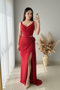 Conjunto Rojo | Corsé Cutout con Rosa 3D y Falda Drapeada cod.C447