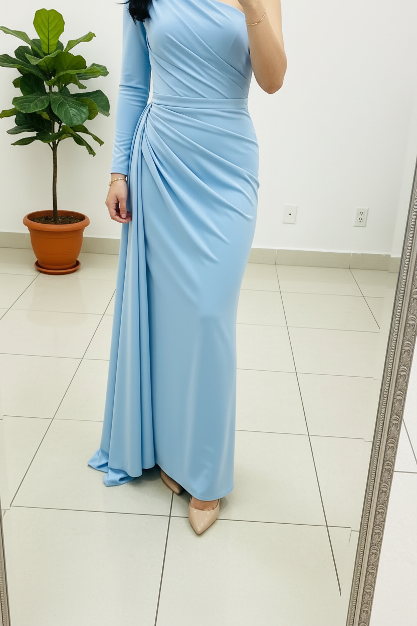 Vestido Largo Azul Cielo Un Hombro Manga Larga con Drapeado y Cola cod.479