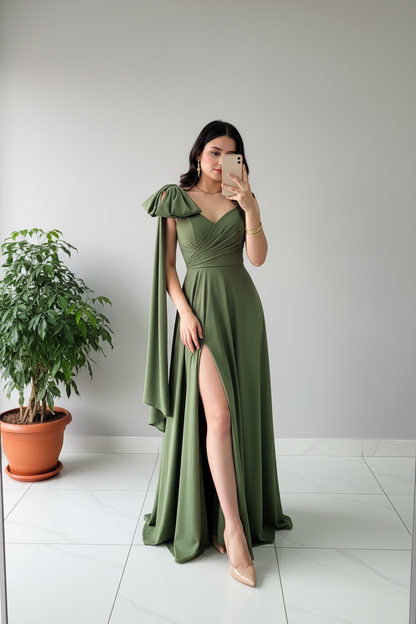 Vestido Largo Verde Oliva con Chal Integrado y Abertura Lateral cod.402