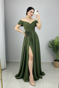 Vestido Largo Verde Oliva Off-Shoulder — Rosa 3D Cintura & Abertura Lateral cod.891
