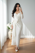 Vestido Blanco Off-Shoulder Manga Larga con Lazo Frontal y Corte Columna — Novia y Gala cod.0073