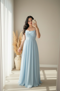 Vestido Azul Cielo Chifón A-Line con Tirantes y Cuerpo Drapeado cod.0079