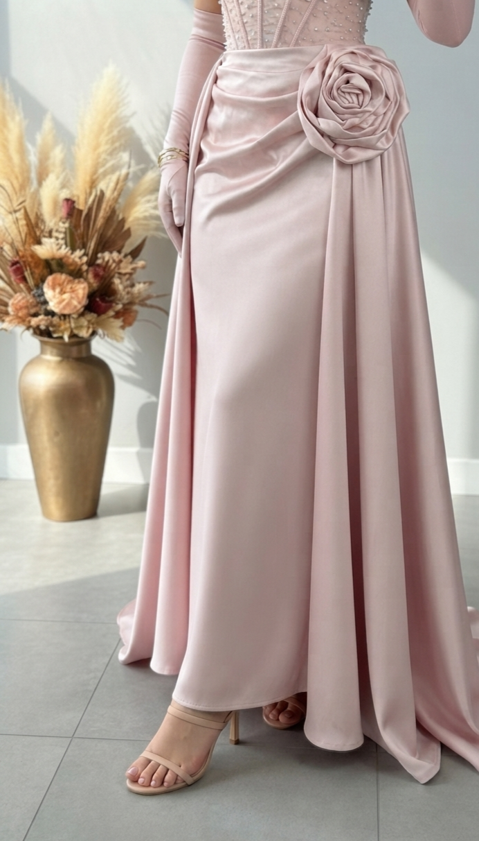 Vestido Rosa Palo con Corset de Perlas, Rosa 3D y Guantes