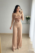 Enterizo nude bustier cruzado con rosa 3D y mangas de perlas cod. E0014