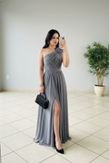 Vestido Gris Acero Un Hombro con Rosa 3D y Abertura Frontal cod.443