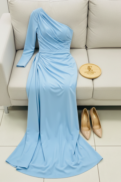 Vestido Largo Azul Cielo Un Hombro Manga Larga con Drapeado y Cola cod.479