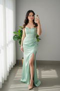 Vestido Verde Menta Satinado Strapless con Abertura cod.726