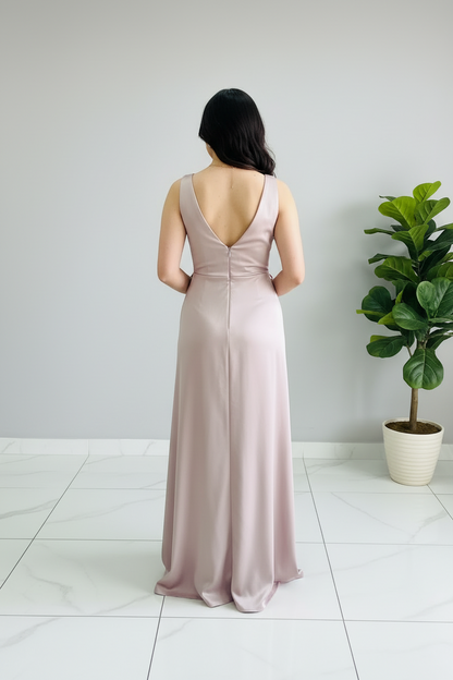 Vestido Rosa Palo con Rosa 3D y Abertura cod.403