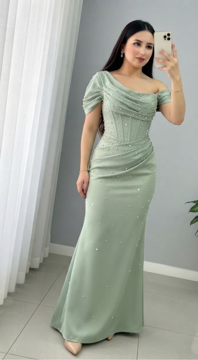 Vestido Sirena Verde Salvia con Perlas y Escote Asimétrico cod.V850